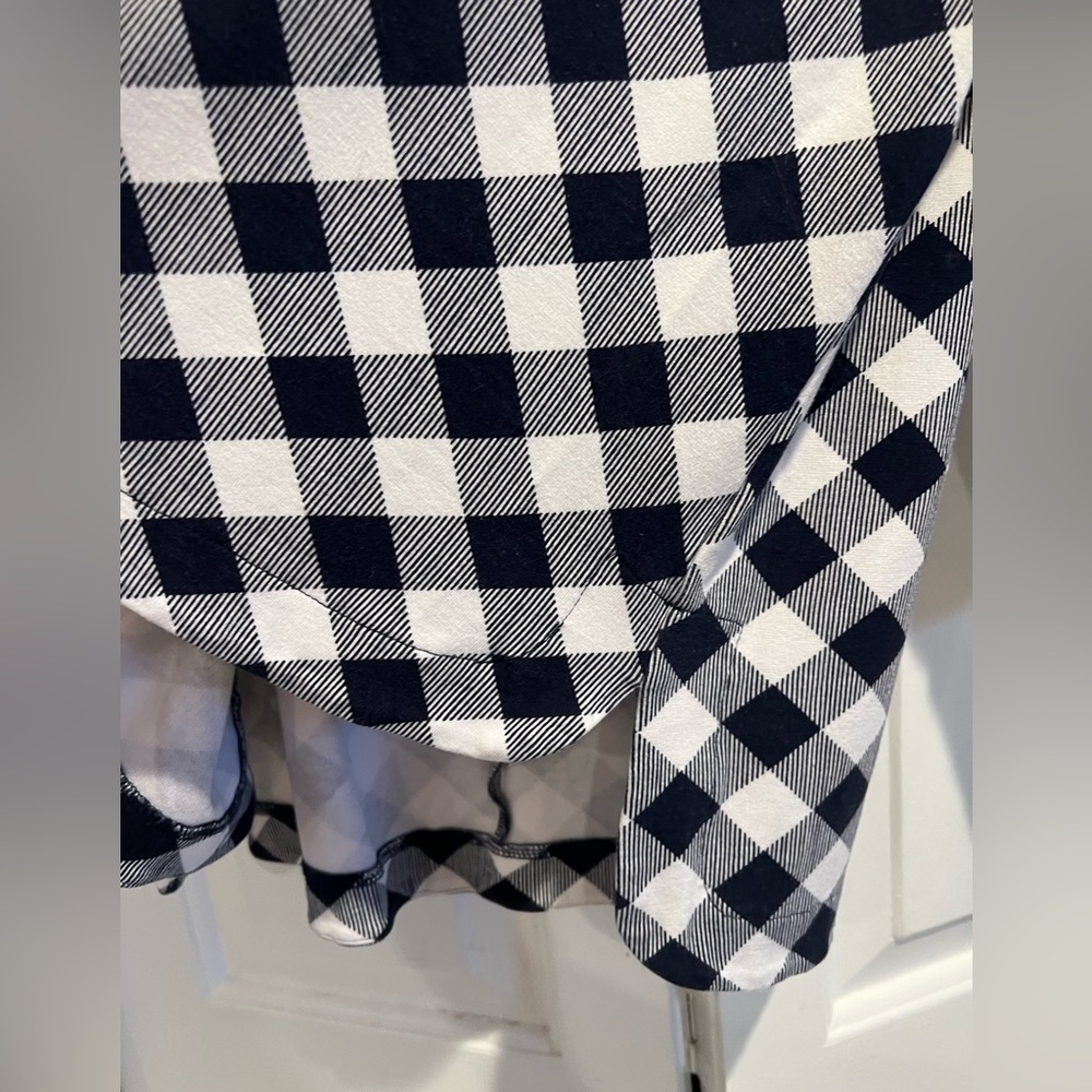 CROWN & IVY ๐ฟNavy & White Gingham Check Shirt w Rounded Neckline - Picture 5 of 7